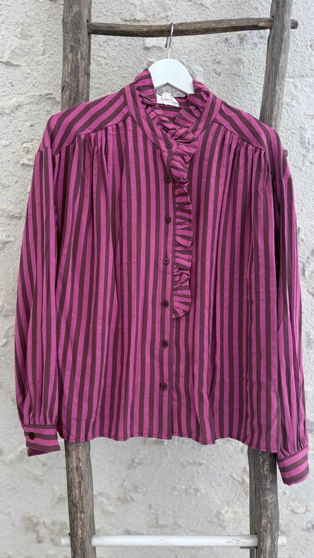 Chemise rayée rose et chocolat col volant vanille concept store contres boutique prêt à porter femme loir et cher 