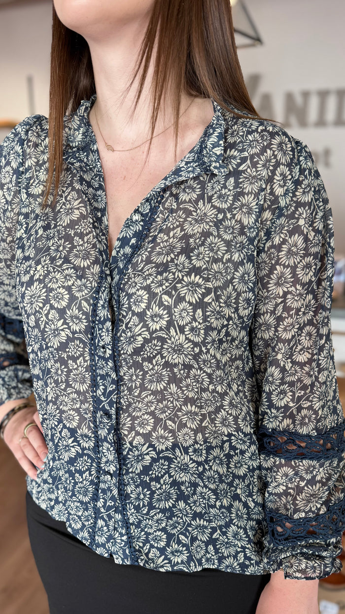 chemise à fleurs vanille concept store contres boutique prêt à porter femme 