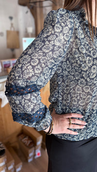 chemise à fleurs vanille concept store contres boutique prêt à porter femme 