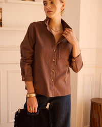 chemise en jean chocolat, sur chemise pois bleus vanille concept store contres boutique prêt à porter loir et cher boutique tendance femme 