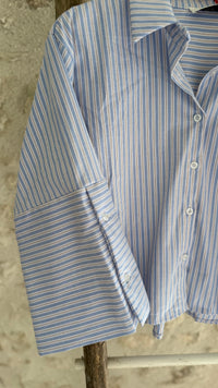 chemise rayée bleue blanche chemise courte casual contres boutique vêtements contres vanille concept store 