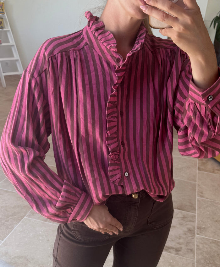 Chemise rayée rose et chocolat col volant vanille concept store contres boutique prêt à porter femme loir et cher 