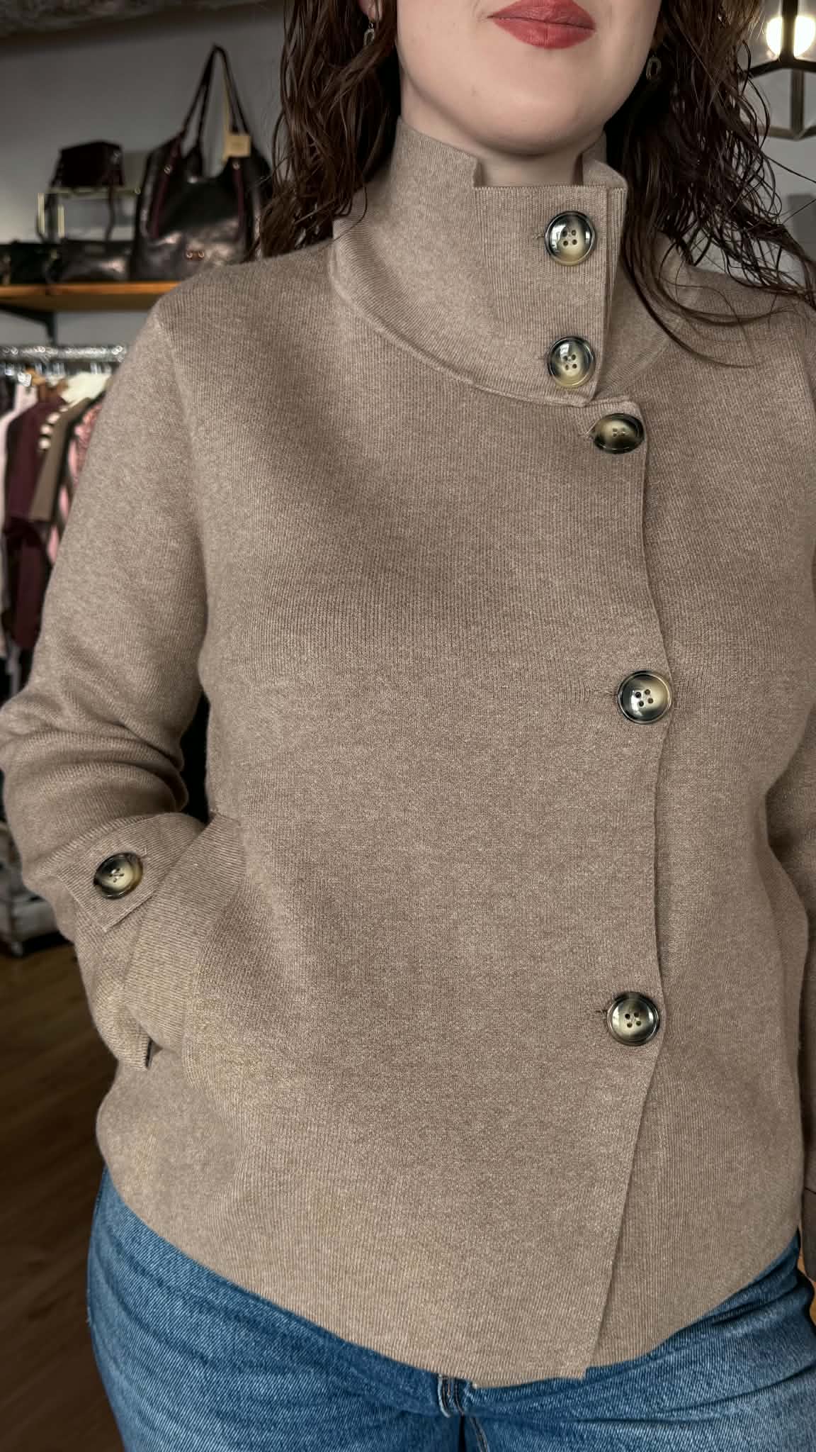 Gilet veste col montant boutons couleur beige vanille concept store boutique indépendante contres