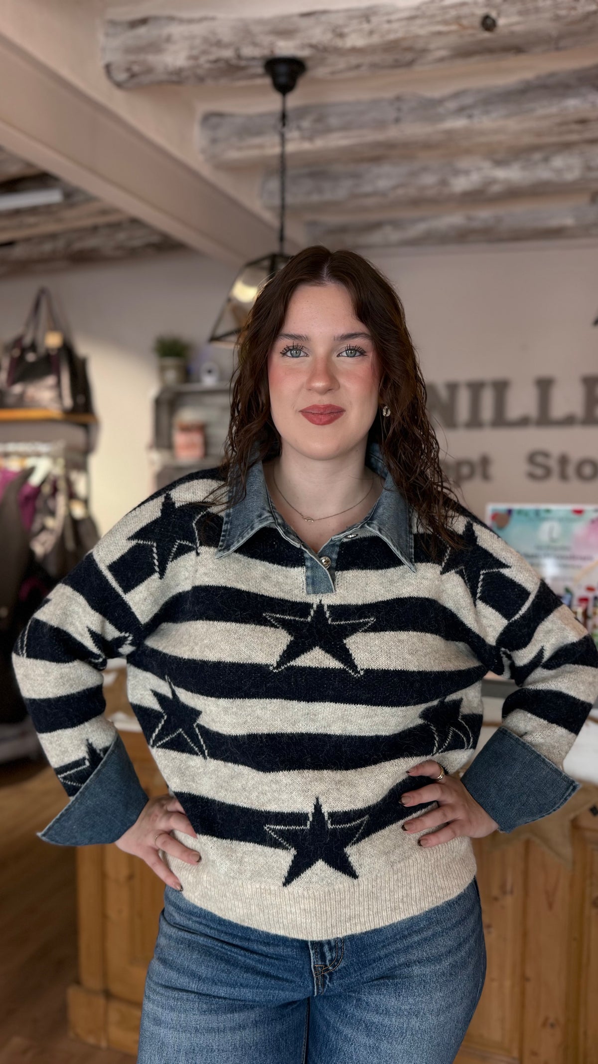 Pull rayures et etoiles bleu marine gris col et bout des manches en jean taille unique vanille concept store boutique indépendante contres