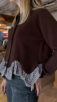 Pull chocolat avec boutons et effet chemise sur le bas à carreaux taille unique boutique indépendante contres vanille concept store 