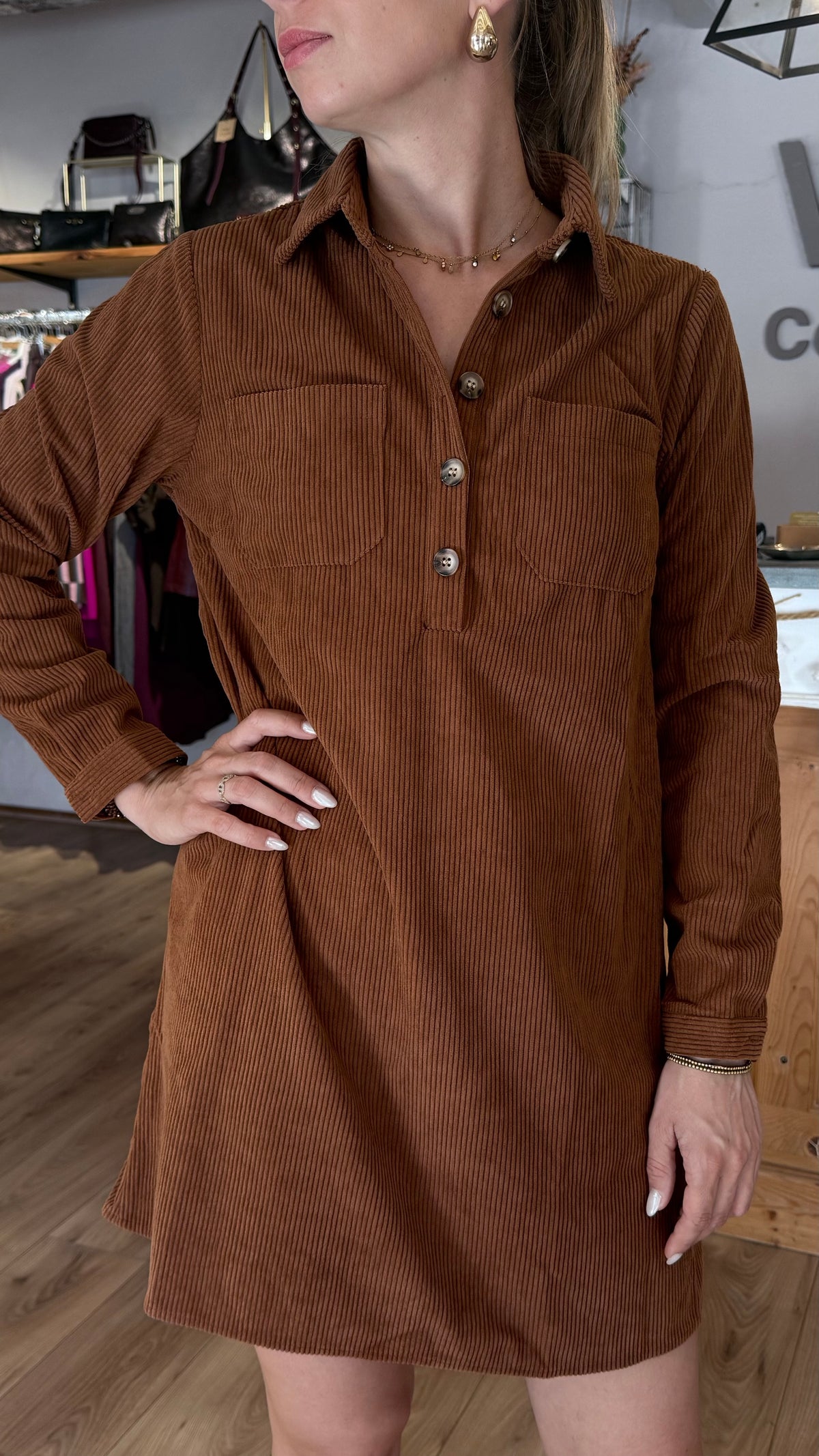 Robe courte camel velour vanille concept store boutique pret a porter contres
