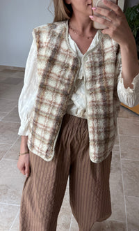 Veste sans manches à carreaux en moumoute tendance automne 2026 vanille concept store contres boutique prêt à porter femme loir et cher 