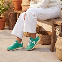 baskets vertes bi matières avec bande blanche vanille concept store findlay soldes
