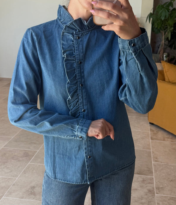 chemise en jeans basique col volant coupe droite vanille concept store contres boutique prêt à porter femme loir et cher 