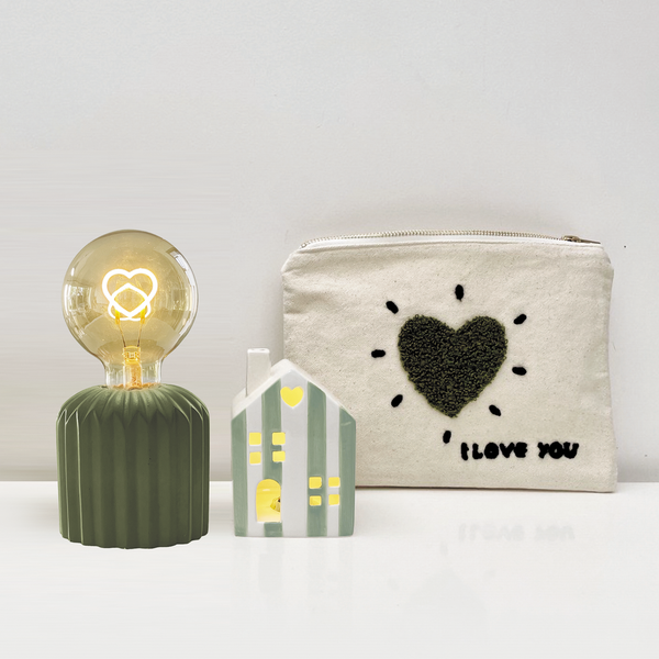 lampe en ciment vert avec ampoule coeur opjet vanille concept store