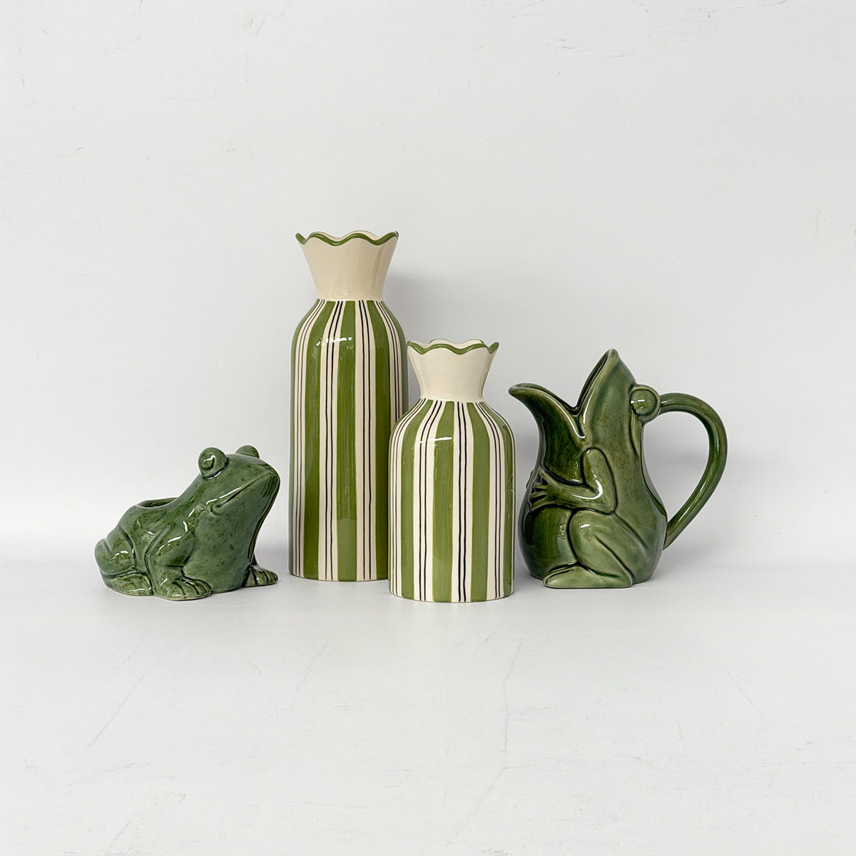 vase collerette rayé kaki vase pour fleurs kaki opjet vanille concept store loir et cher
